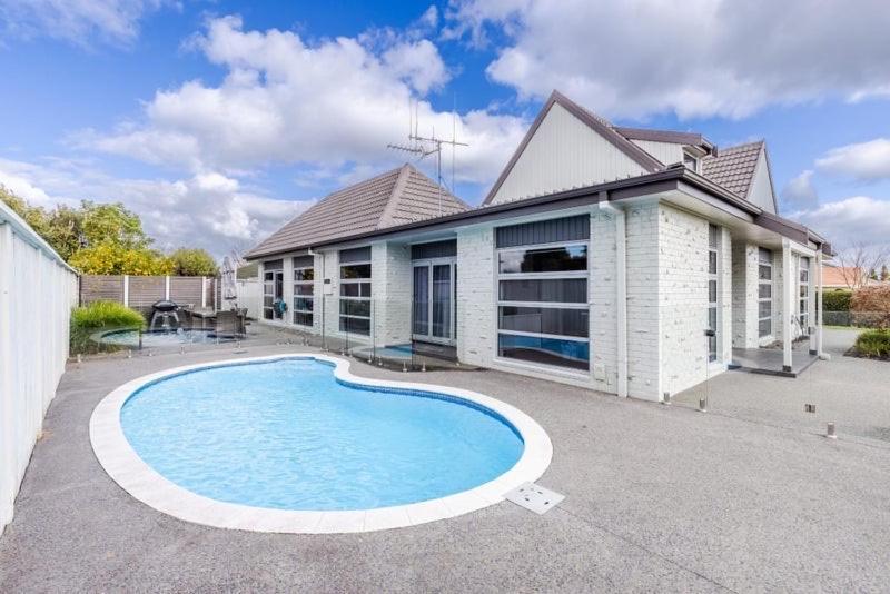 Summer Holiday 4 Bedrooms House In Hamilton With Pool And Spa Exteriör bild